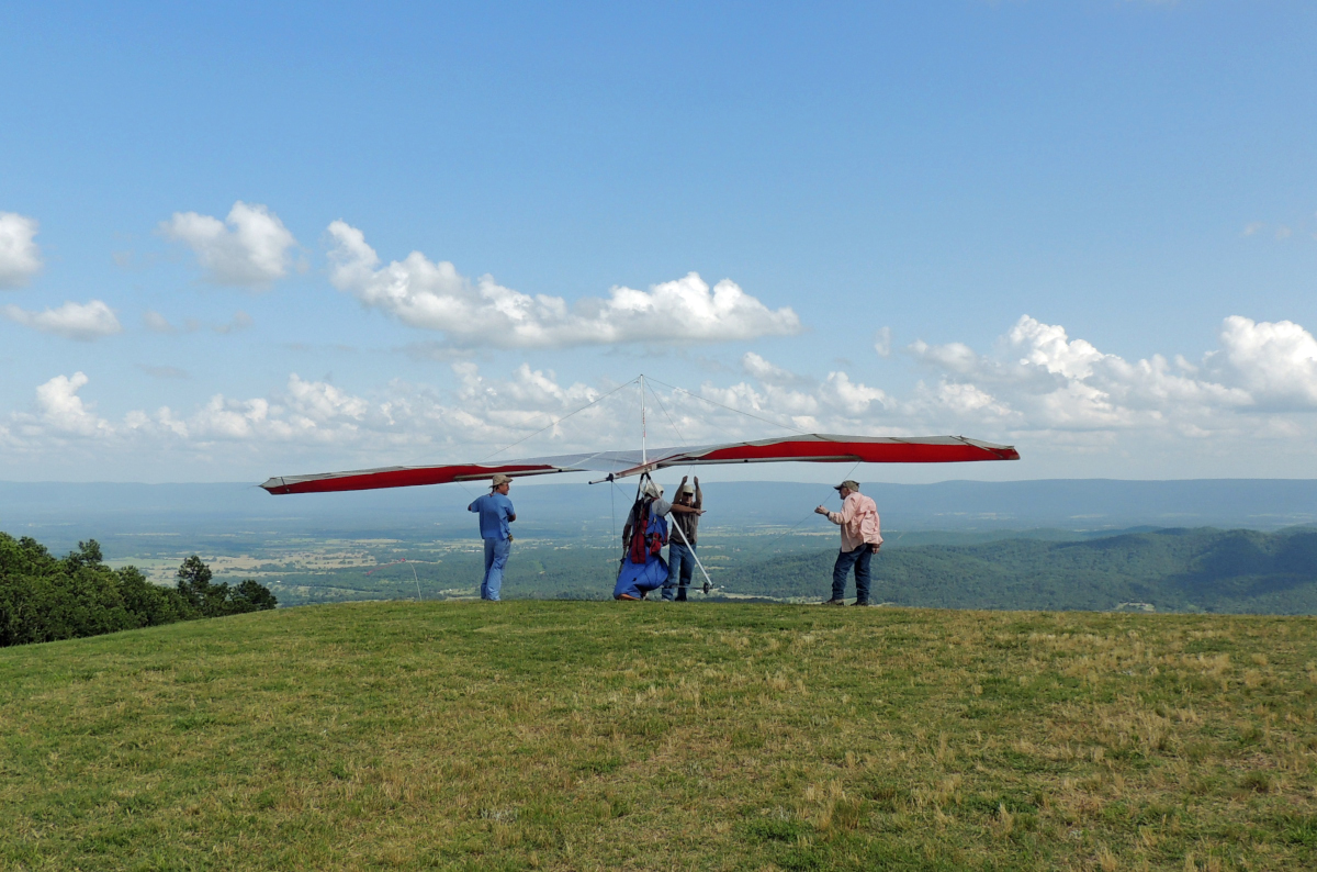 hang gliding at Buffalo Mountain